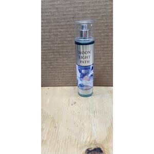 (1) Bath & Body Works MOONLIGHT PATH 8oz/236ML Fragrance Mist Spray NEW Box 11